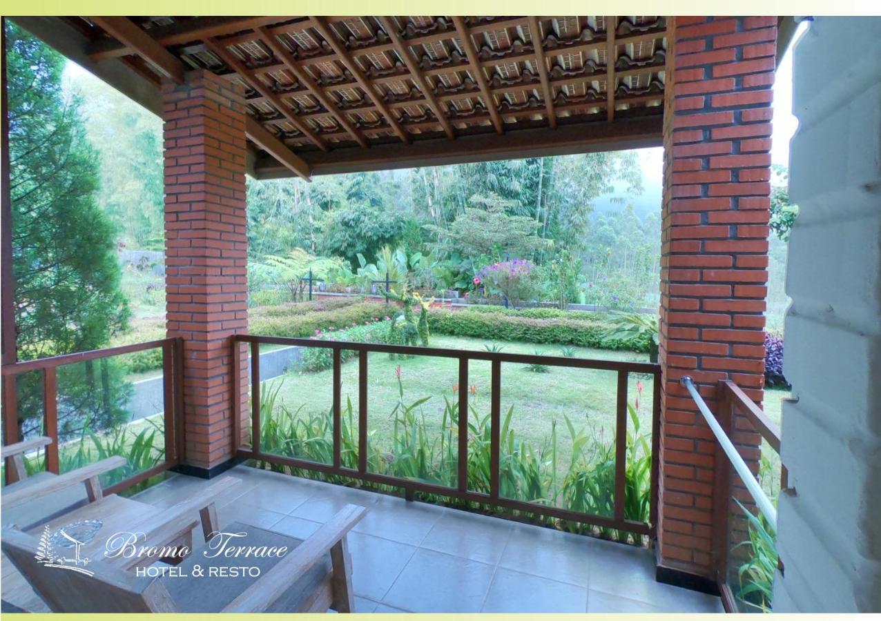 Bromo Terrace Hotel Exterior photo