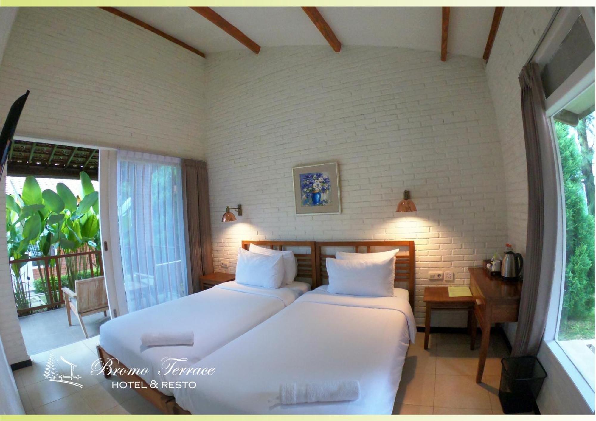 Bromo Terrace Hotel Exterior photo